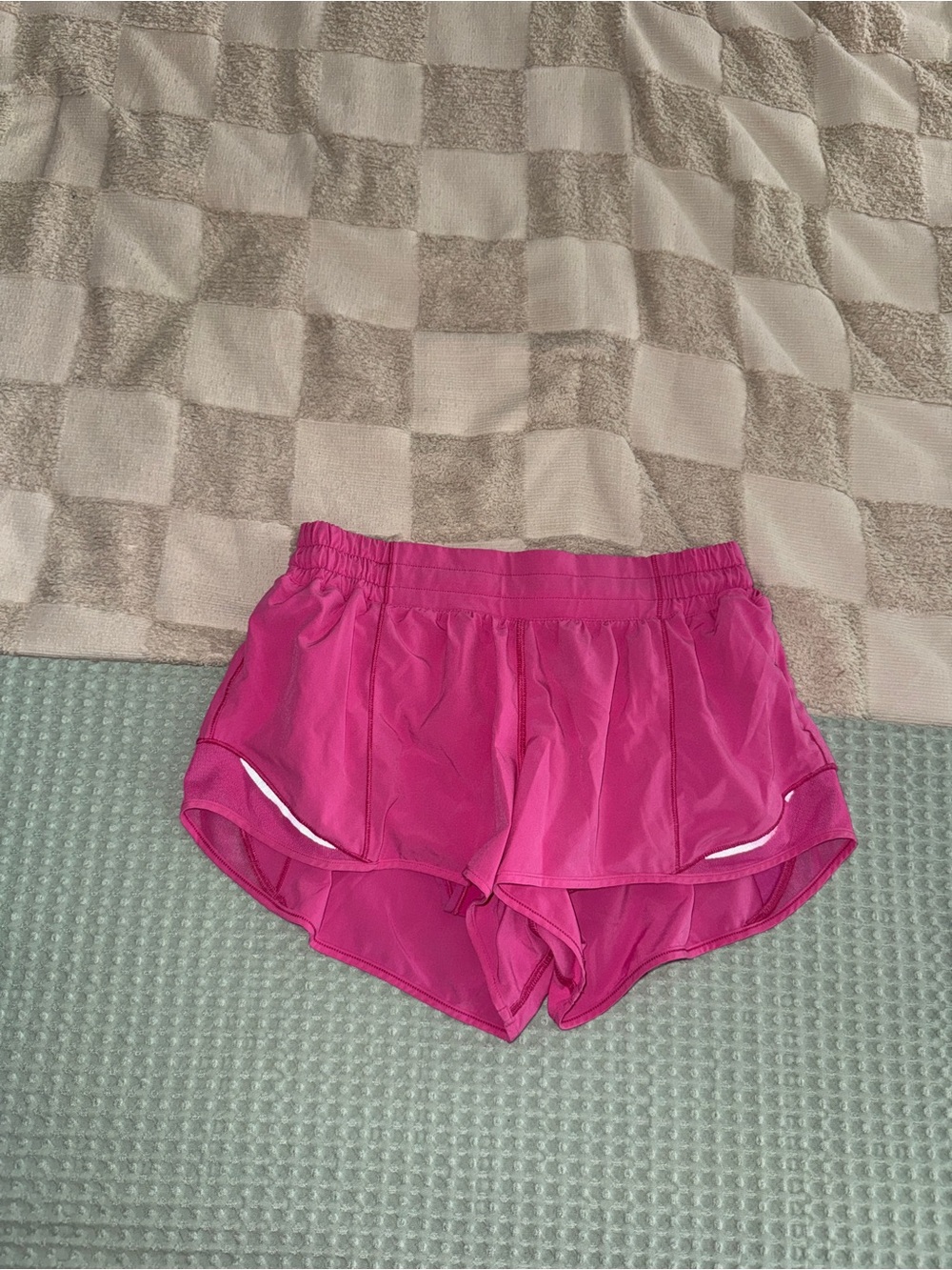 Lululemon Hotty Hot Short II *2.5"
Ripened Raspberry size 8